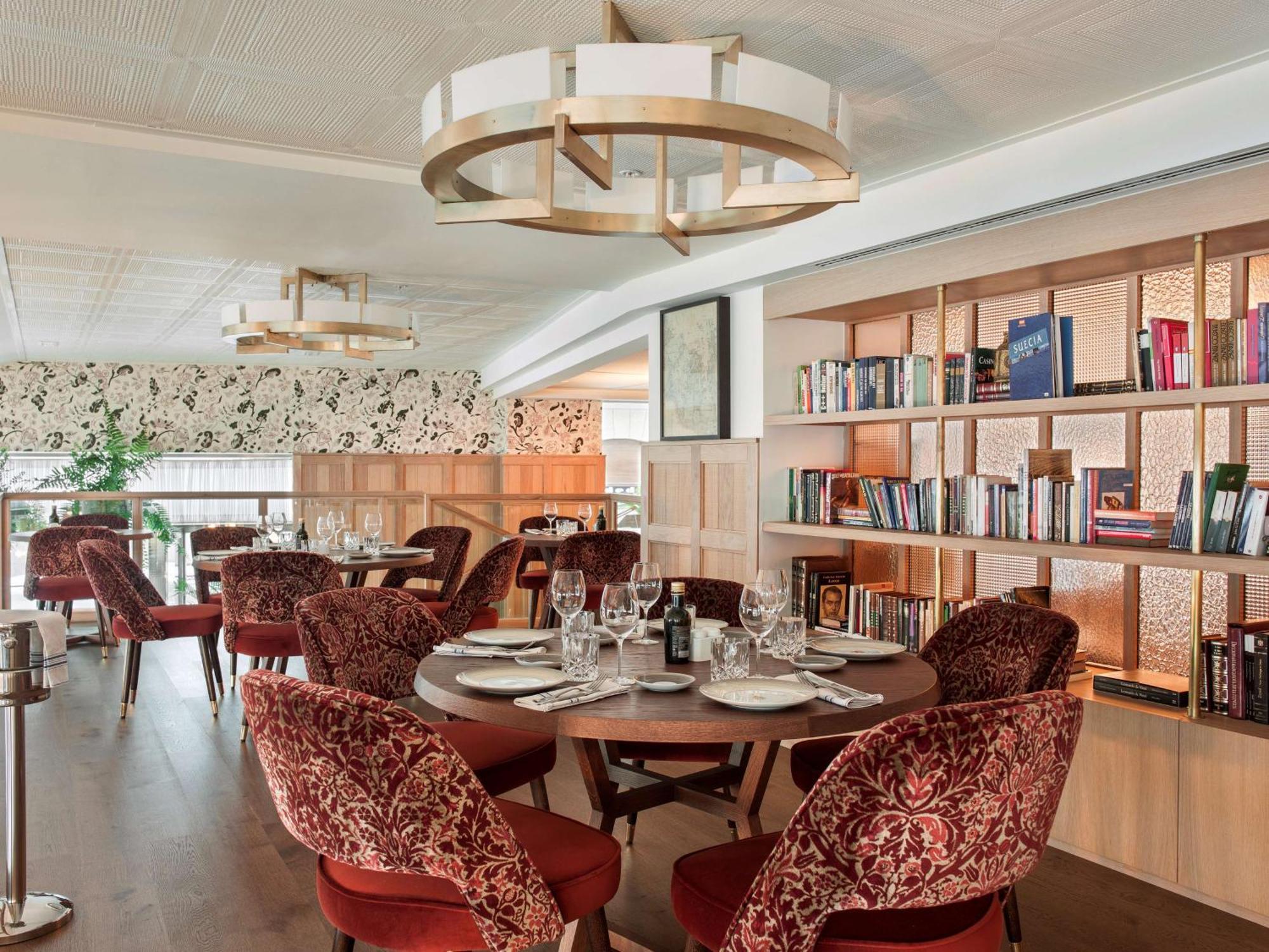 فندق إن إتش كوليكشن مدريد سيوسيا المظهر الخارجي الصورة The Library at The Ivy, St John's Wood